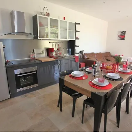 Les Pierres Du Quercy بيت للعطل *